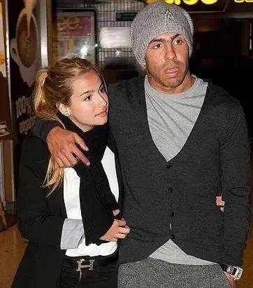 足球情侣头像一对两张（世界足坛野兽和美女的结合，一树梨花压海棠）