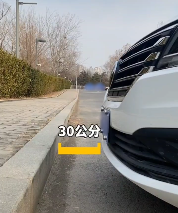 新手開車一定要知道：6種準確判斷車距的方法