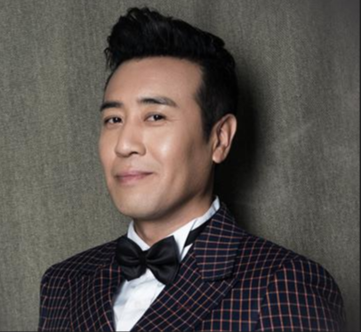 “大器晚成”于和伟：母亲反对他演戏，姐姐卖钢琴送他去戏剧学院