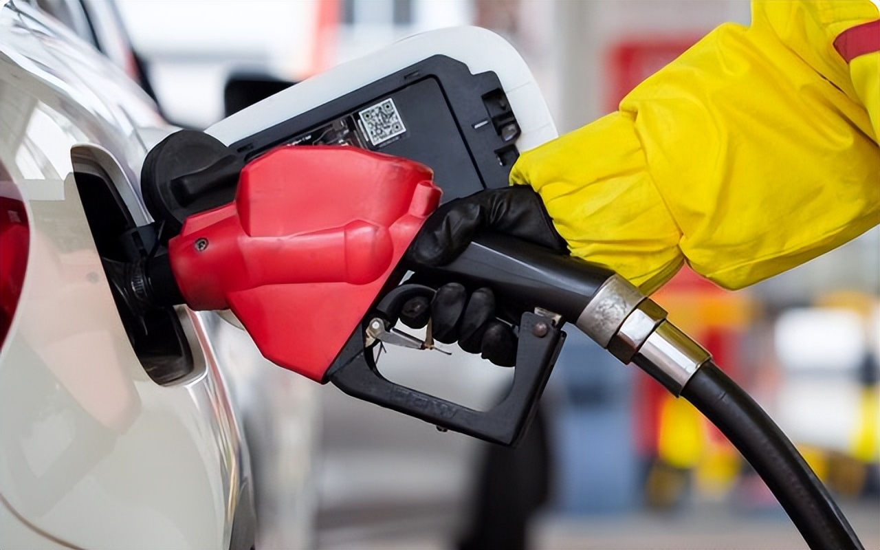 油价上涨的原因是什么，油价封顶多少？