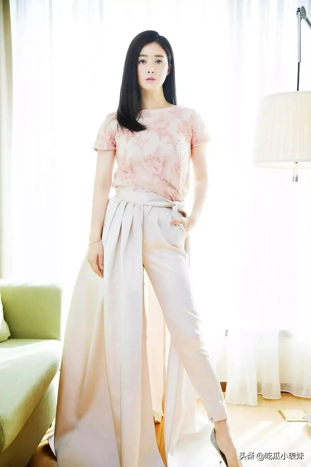 蒋欣，成熟之美，很有气质