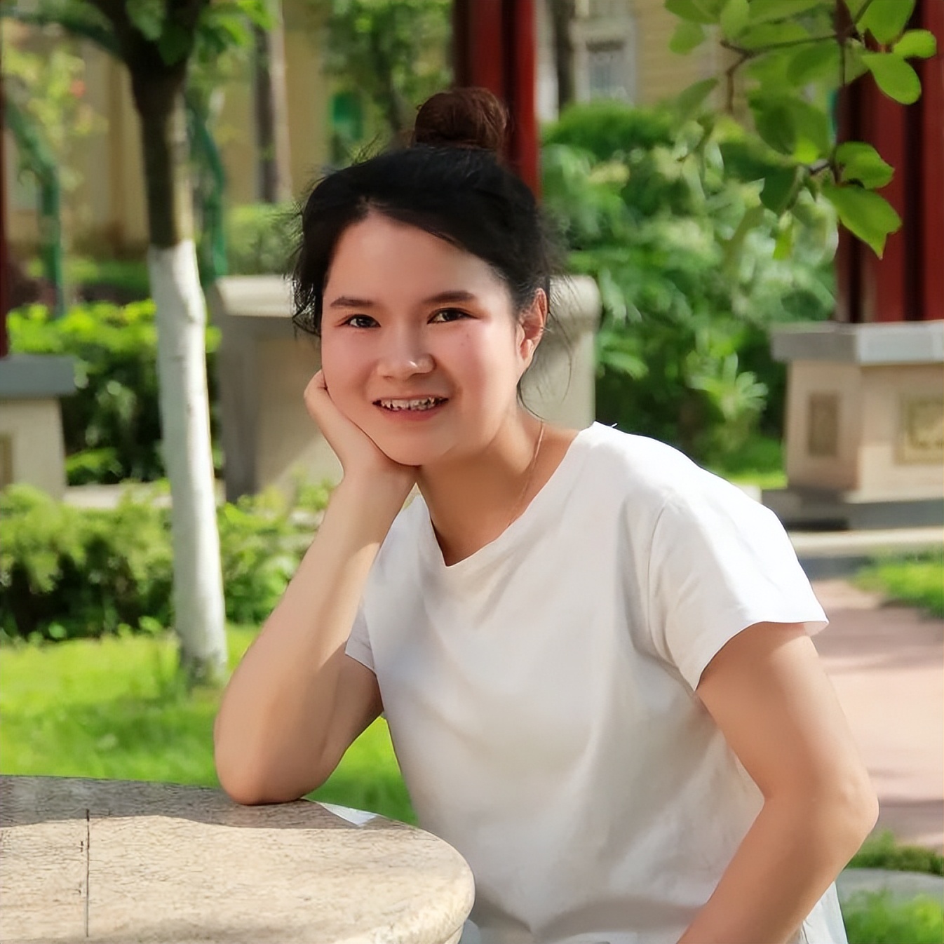 双流区九江小学举行“争做绿色低碳AI小达人”环保主题升旗仪式