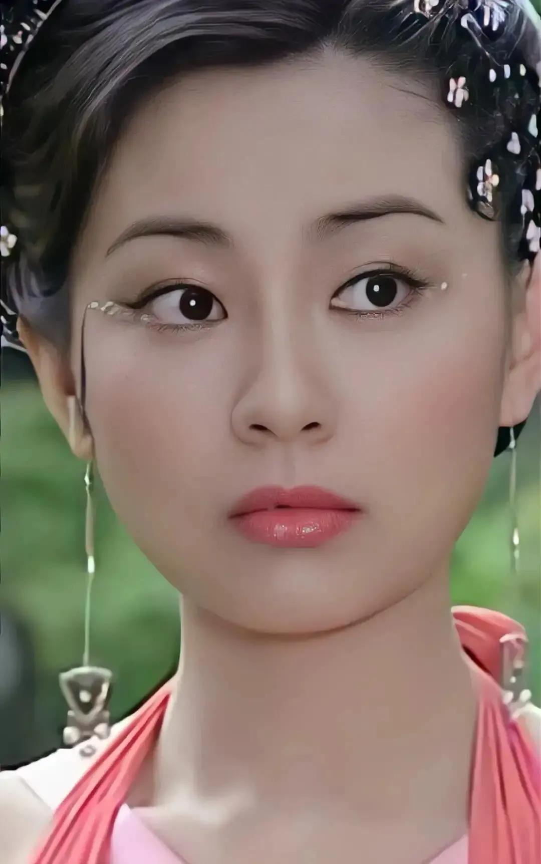 清纯小白兔+暗黑霸王花，又甜又盐坏起来带感的女演员盘点