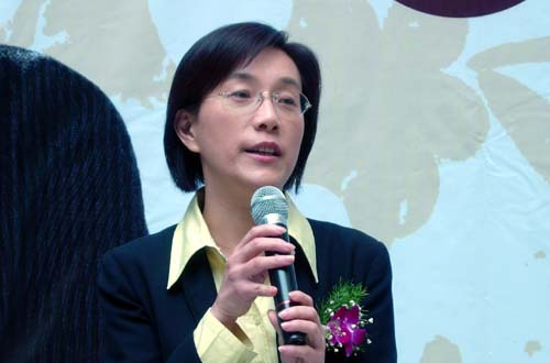浙江隐形富豪：与马云称兄道弟，如今身价百亿，娶小20岁明星妻子