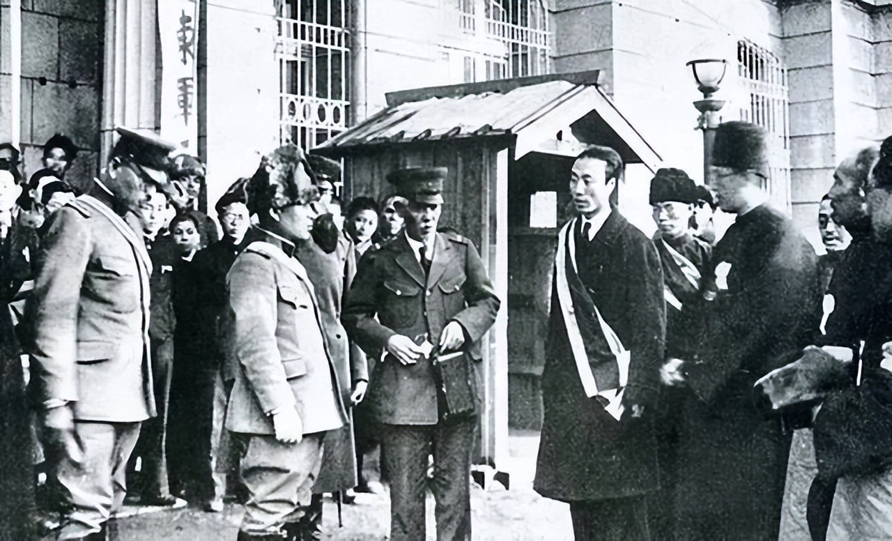 溥杰出狱后，想与日本皇室妻子团聚，总理爽快同意，溥仪强烈反对