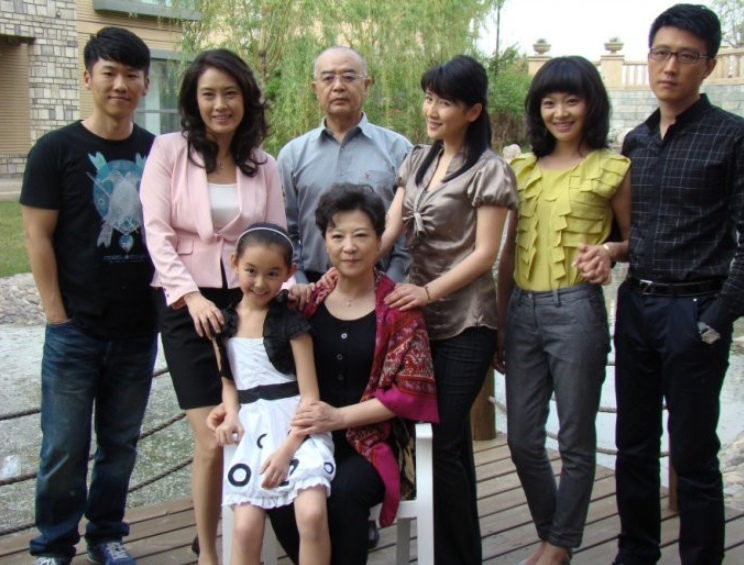 演员张晓林妻子是谁图片