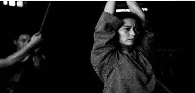 巾帼女英雄的故事