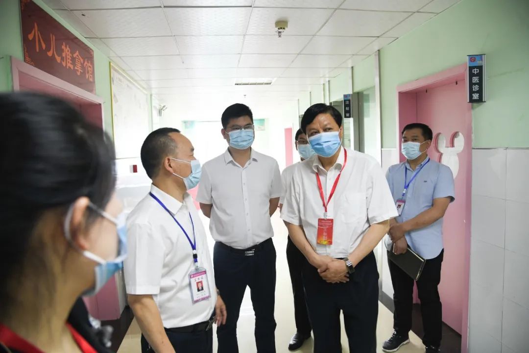 李万千在鹤城开展社会保障“一法一条例”执法检查