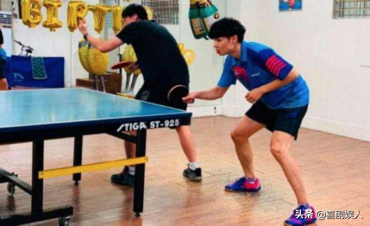 失业演员现状有多惨？摆地摊卖菜，当搬运工，怀着孕还在卖房