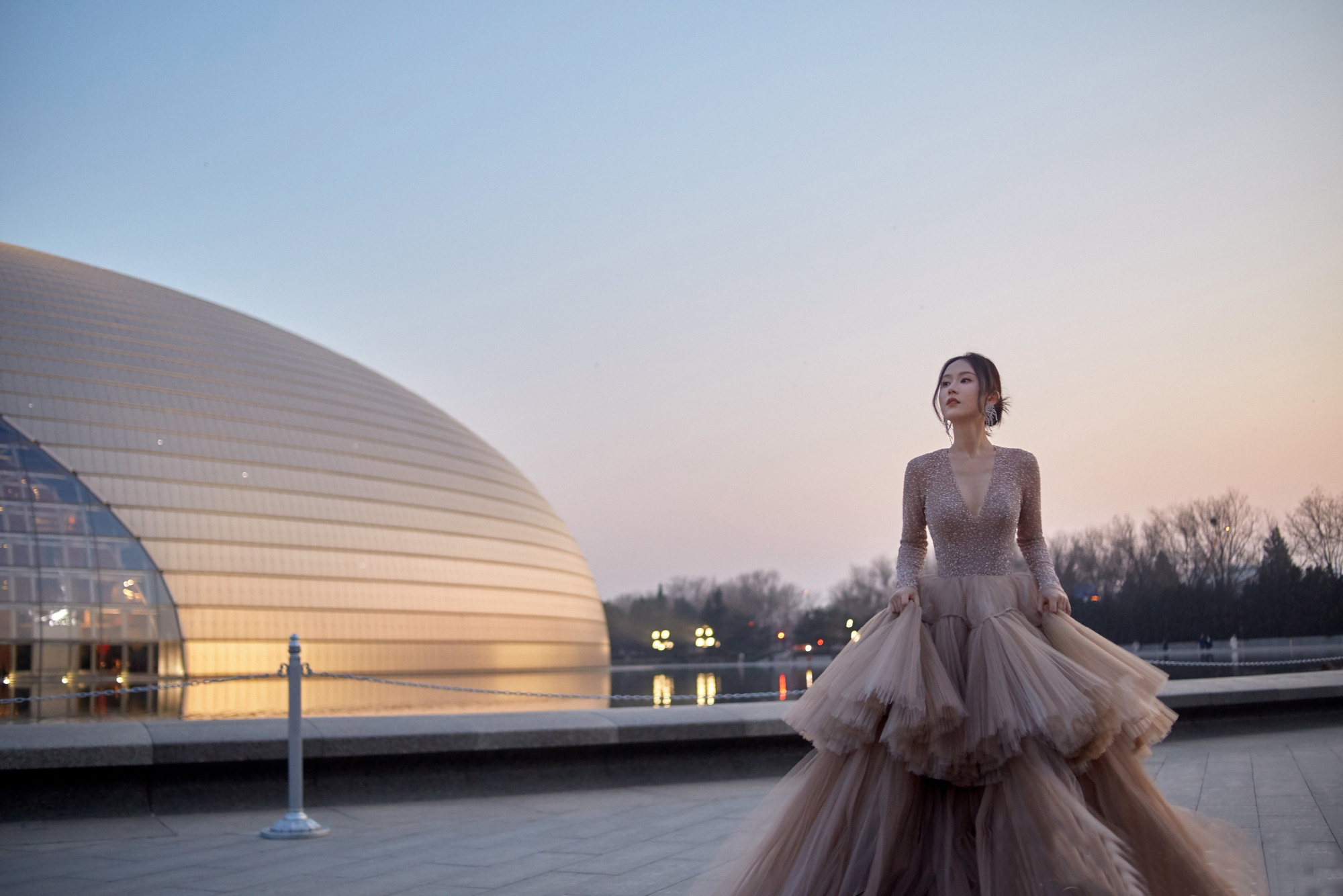 杨西音子《山歌一唱春光美》mv,春暖花开,听一曲悠扬山歌