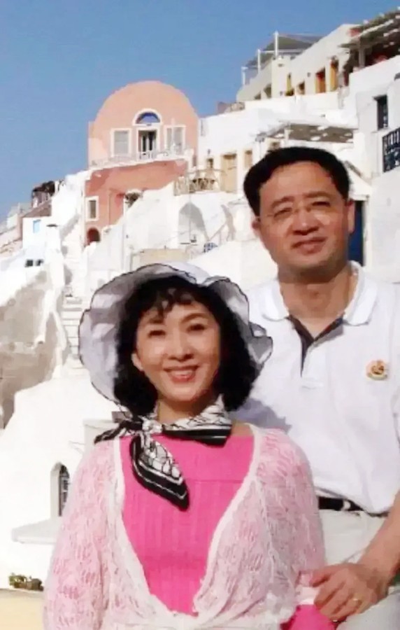 她曾是"内地第一美人",与丈夫恩爱37年零绯闻,今70岁风采依旧