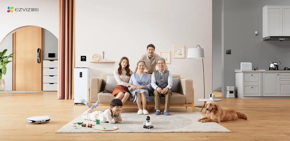 萤石深耕智能家居生态，软硬结合升维萤宝2.0儿童陪护机器人