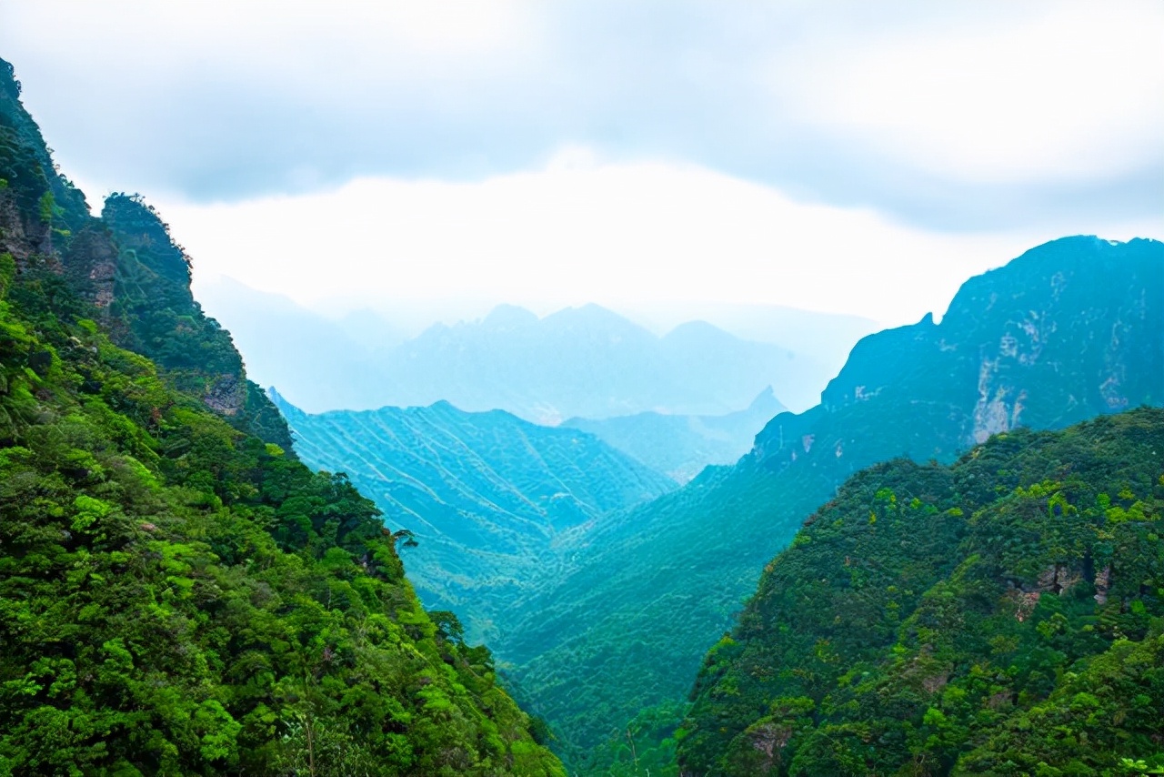 瑶山深处的旖旎风光，在这里看云海翻涌，不容错过的圣堂胜景