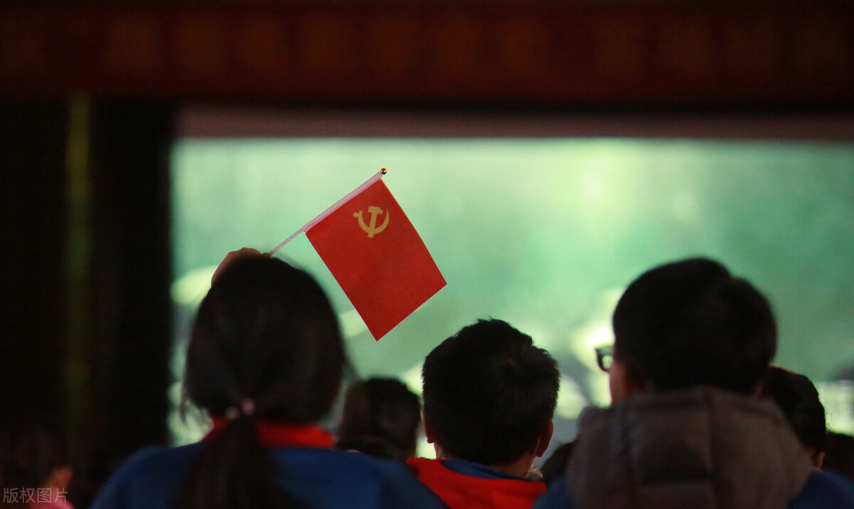 《建党伟业》观后感--峥嵘岁月一百载，振兴中华为人民