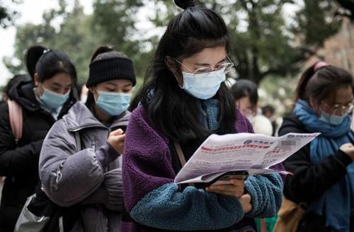 大学应届生“自带优势”，工作就业领先往届生不少，真叫人羡慕