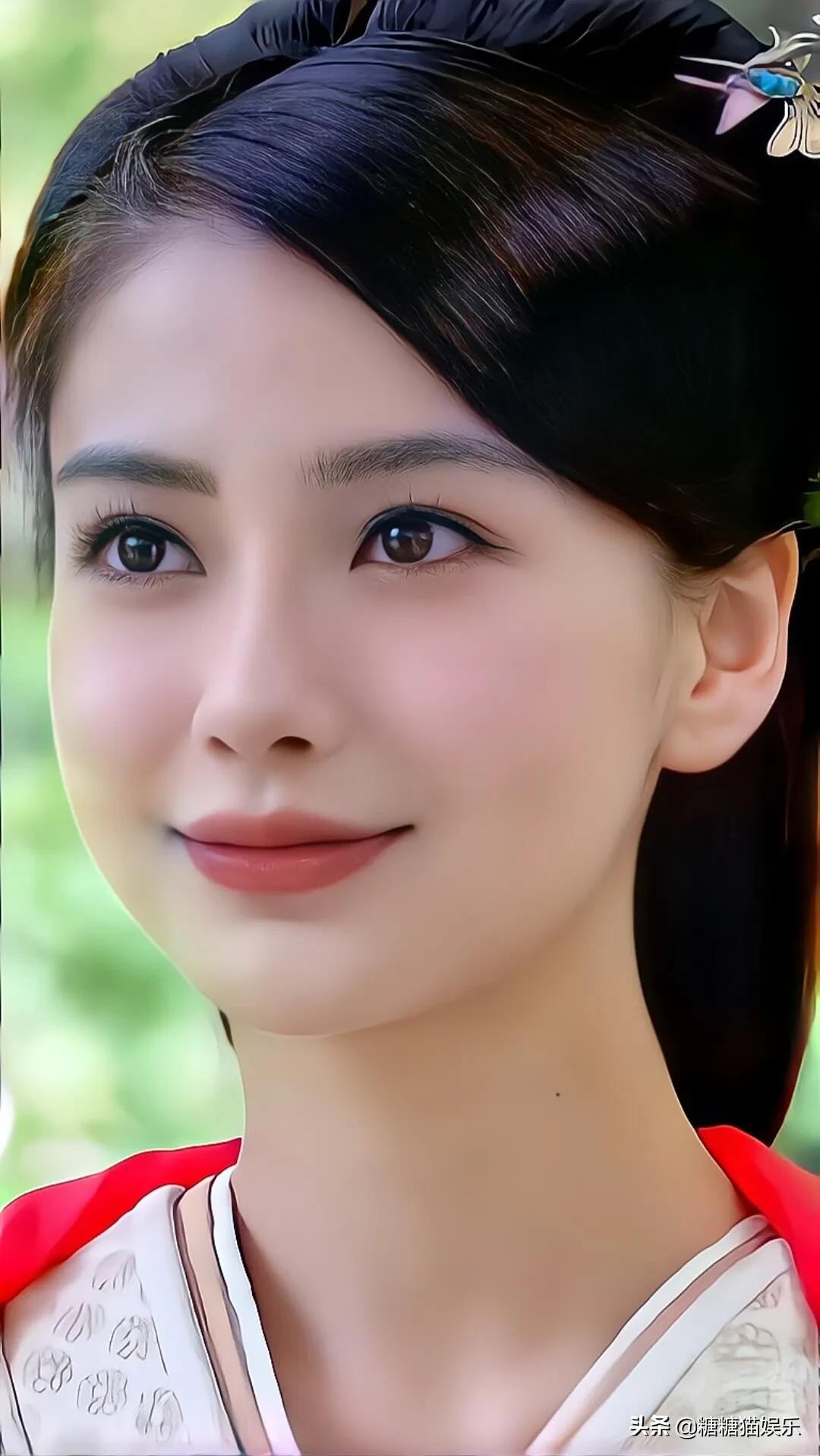 当杨颖遇到杨蓉时，两大女神谁更美一筹？