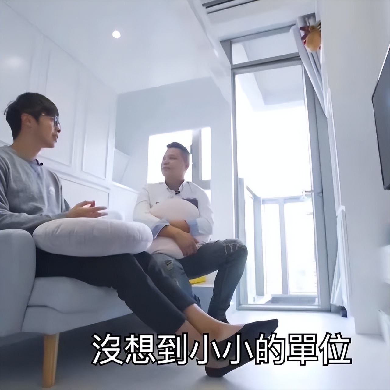 香港90后夫妻，230万买下12㎡纳米楼，全屋应有尽有，网友：服了