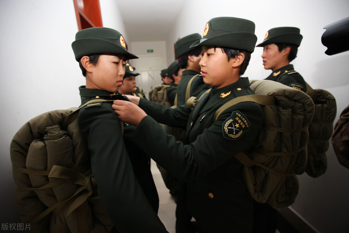 广西百色学院的大四学生，想去部队长期发展，有哪些好的方式？