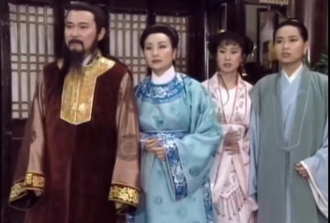 千年等一回，白娘子困雷峰塔，儿时美好记忆，全剧最可怜的是许仙