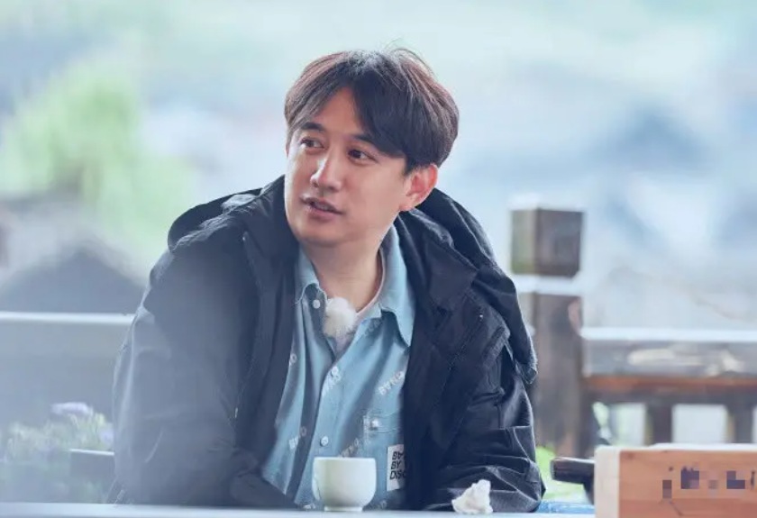 明星“装熟”被打脸有多尬？被保镖“叉出”、台上撕脸，尬到抠地