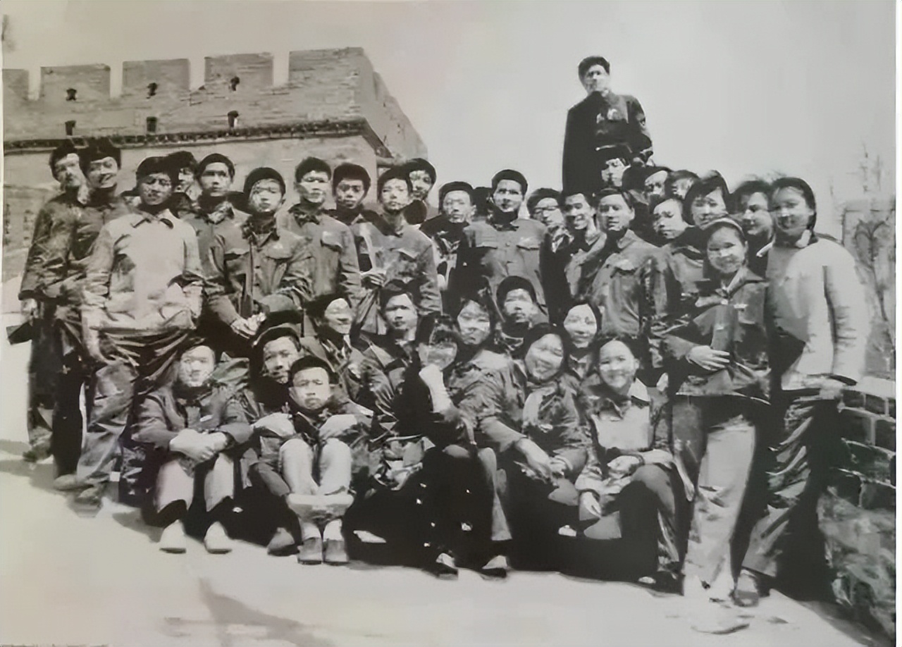 海子为什么要结束自己的生命？深度解析藏在海子诗里的自杀真相