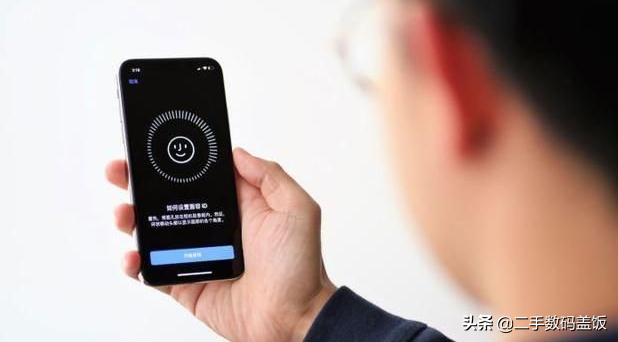 為戴口罩解鎖iPhone升級測試版本后，iOS測試版怎么升級正式版？