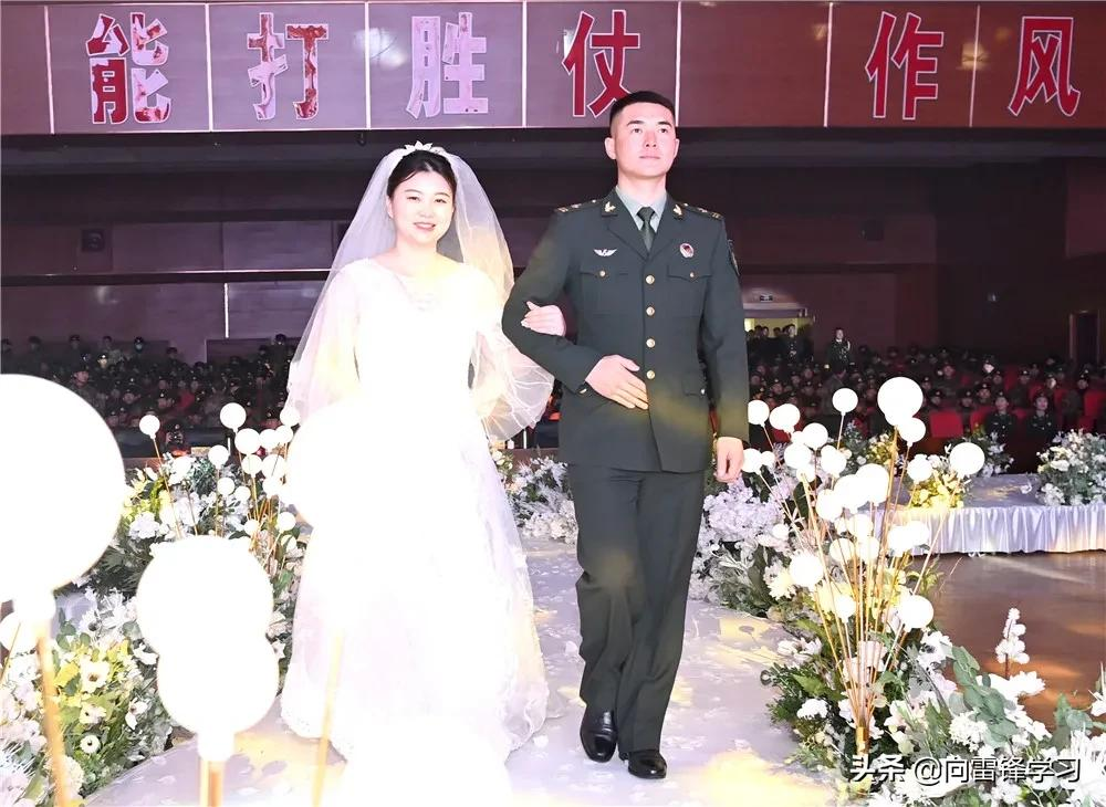 婚纱配军装，她们踏雪而来，美丽不冻人！