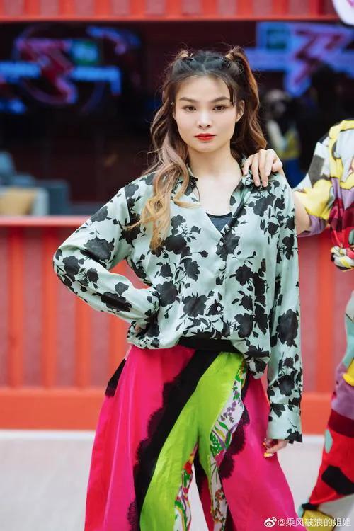 苏运莹：凭《野子》走红，写歌靠发呆，蔡健雅让她不要变