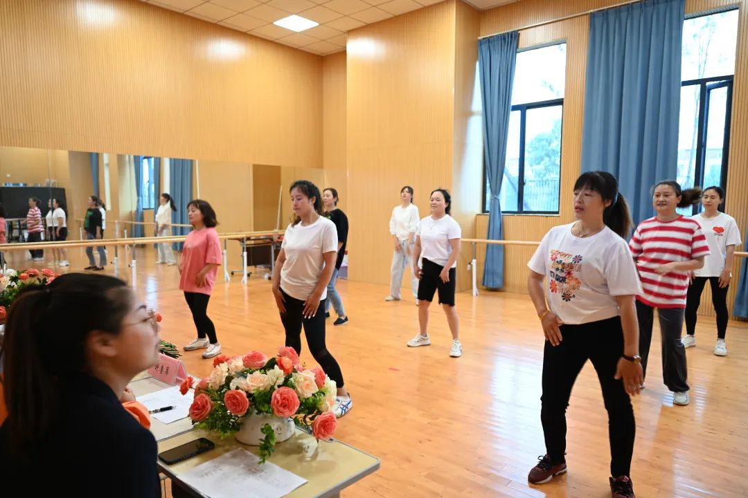 美在附小——记天府新区新兴中学附属小学开展第一届艺术节