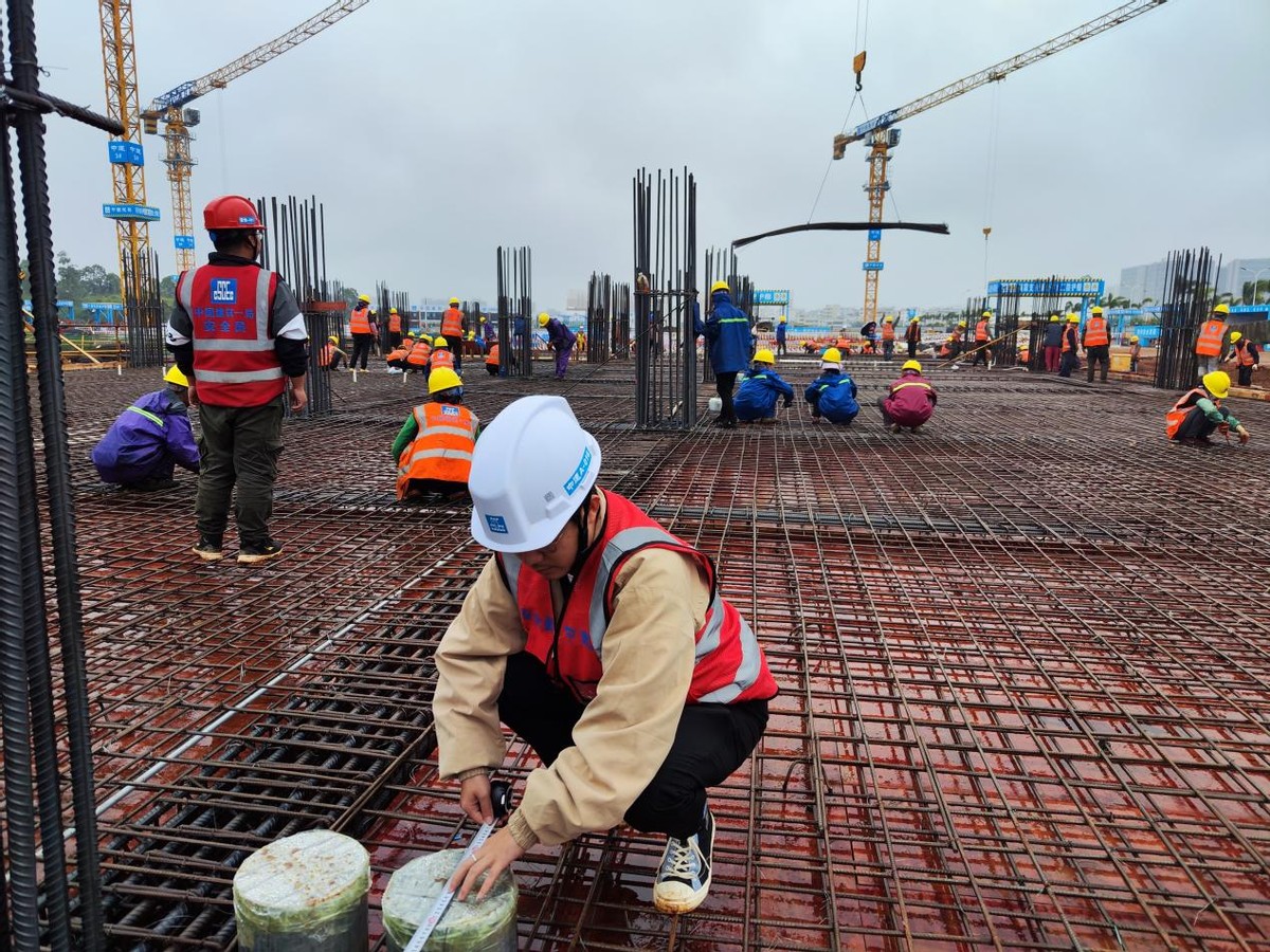 春节施工不打烊全力奋战保节点中建一局一公司海口重点项目春节施工