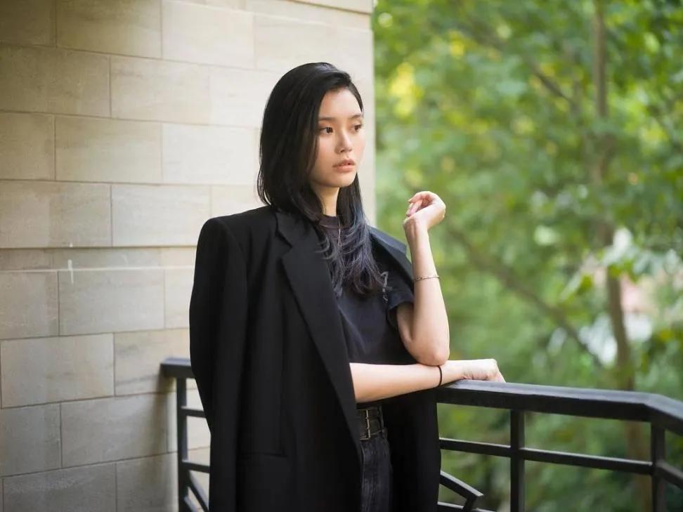 超模奚梦瑶嫁入豪门后，变得更加成熟，有魅力了