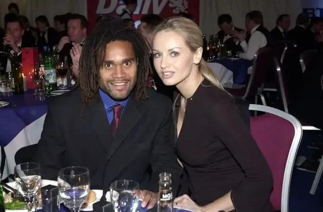 足球情侣头像一对两张（世界足坛野兽和美女的结合，一树梨花压海棠）-趣拿体育