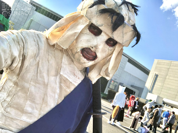 日本Comiket99同人展上，将原作逼疯的魔性Cosplay