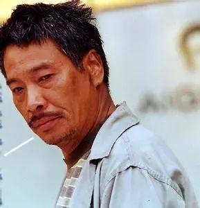 打戏无力、假吃、用十个替身，比起老戏骨，这些流量演员太拉跨了