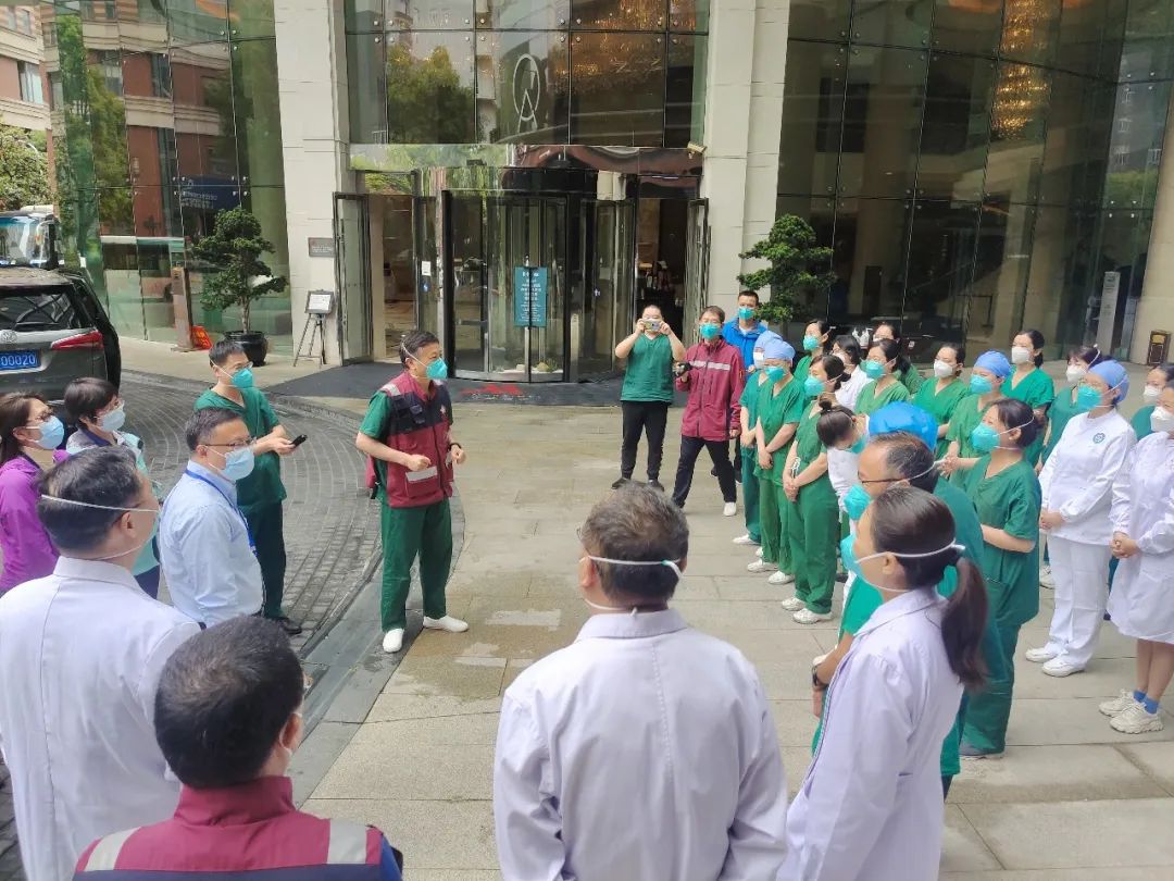 国家卫健委医管中心及江西援沪前方指挥部领导看望慰问我院援沪护理工作者