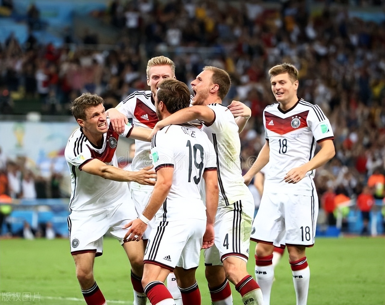 经典赛事回顾：2014年巴西世界杯德国7-1巴西