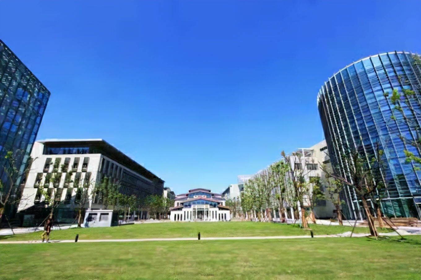 上海高校最大的“黑马”，如今成为双一流，录取分数线赶超985