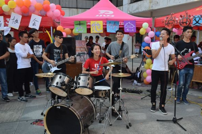 大学里存在的“潜规则”，辅导员不会明说，傻白甜的学生可要谨慎