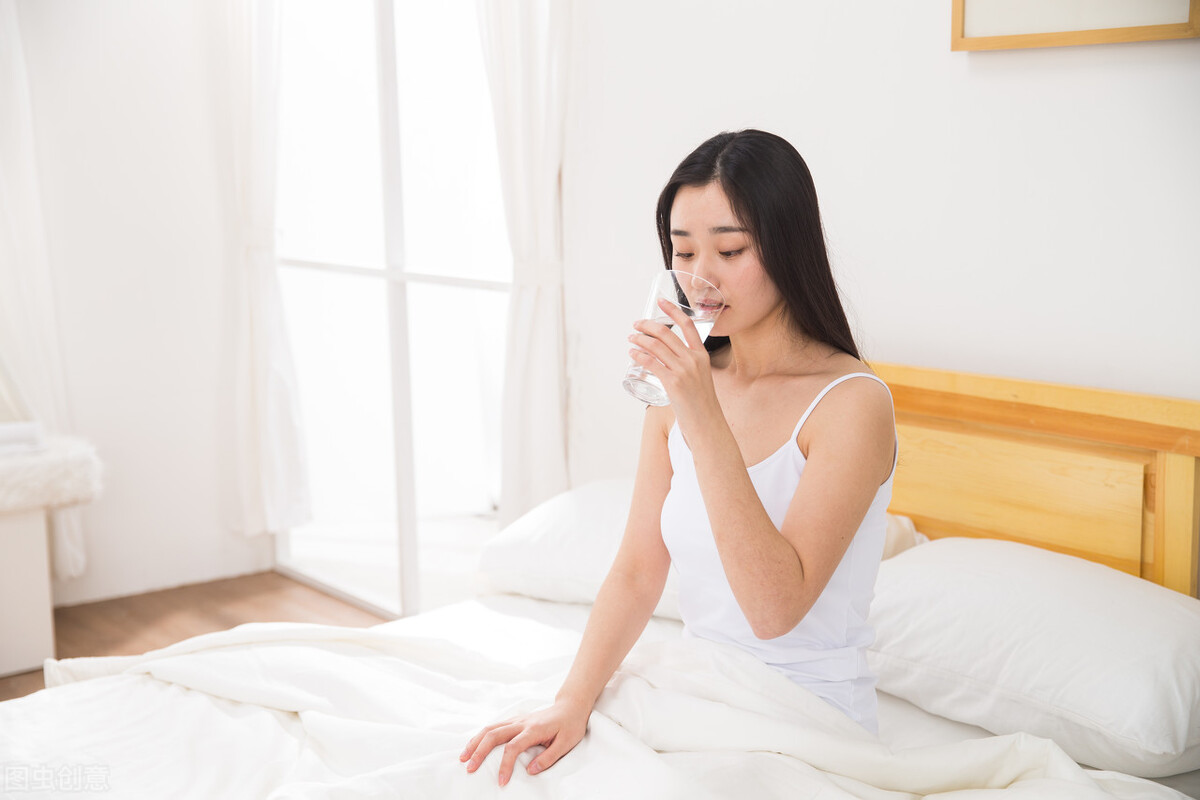 一喝水尿就多！代表肾脏好还是不好？看完这4点，你或许就明白了