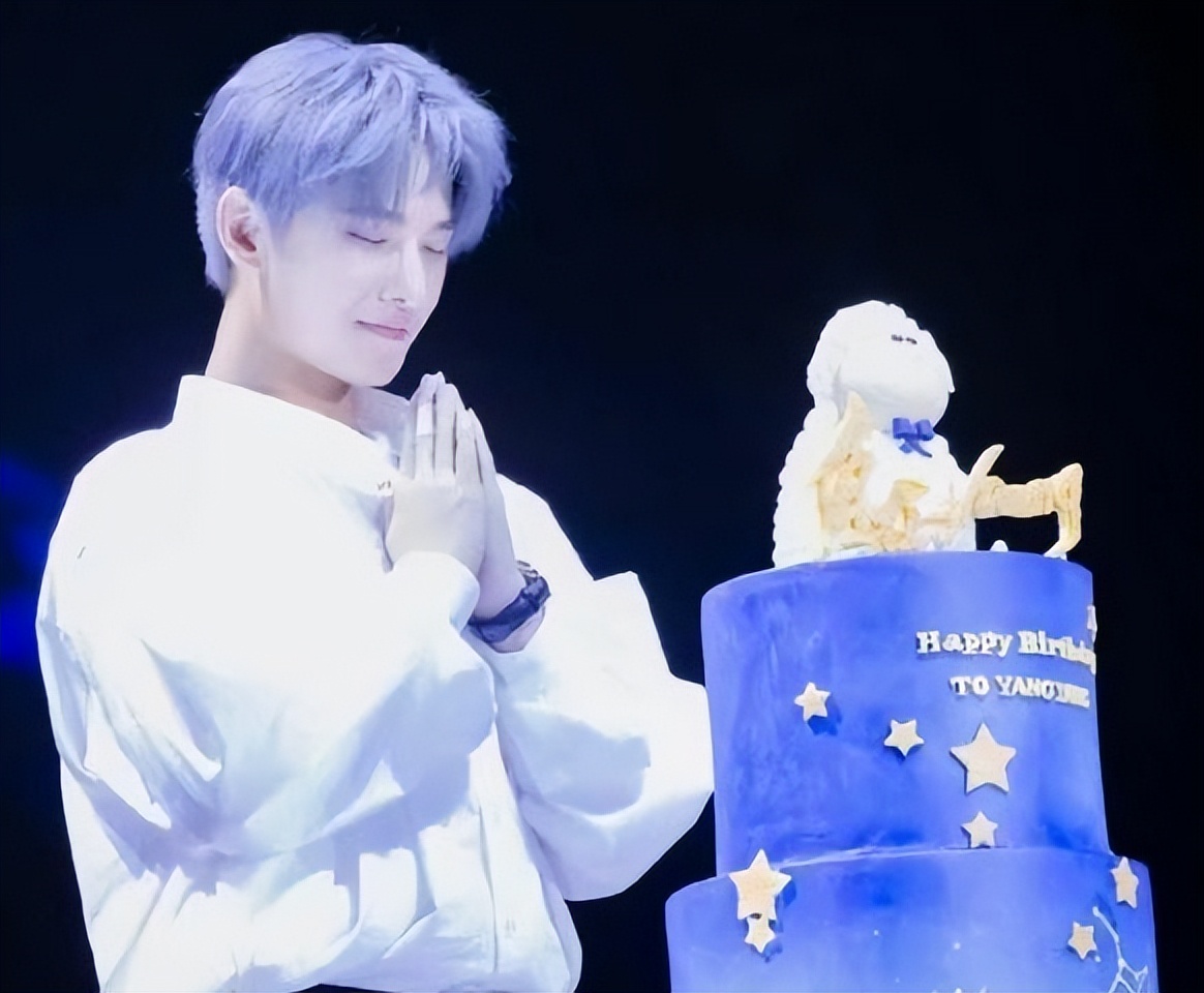 穿“白衬衫”的10位男星，个个“白衣胜雪”，气质干净