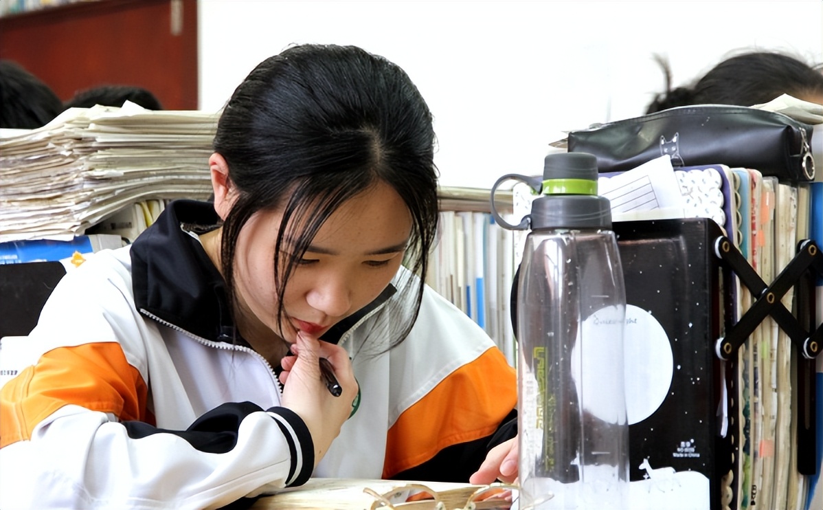 2022年高考报考人数公布，河南省一骑绝尘，没辜负高考大省称号？