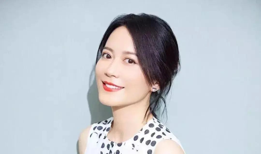 貌美如花却至今未婚，这12位大龄女星，各有各的苦衷
