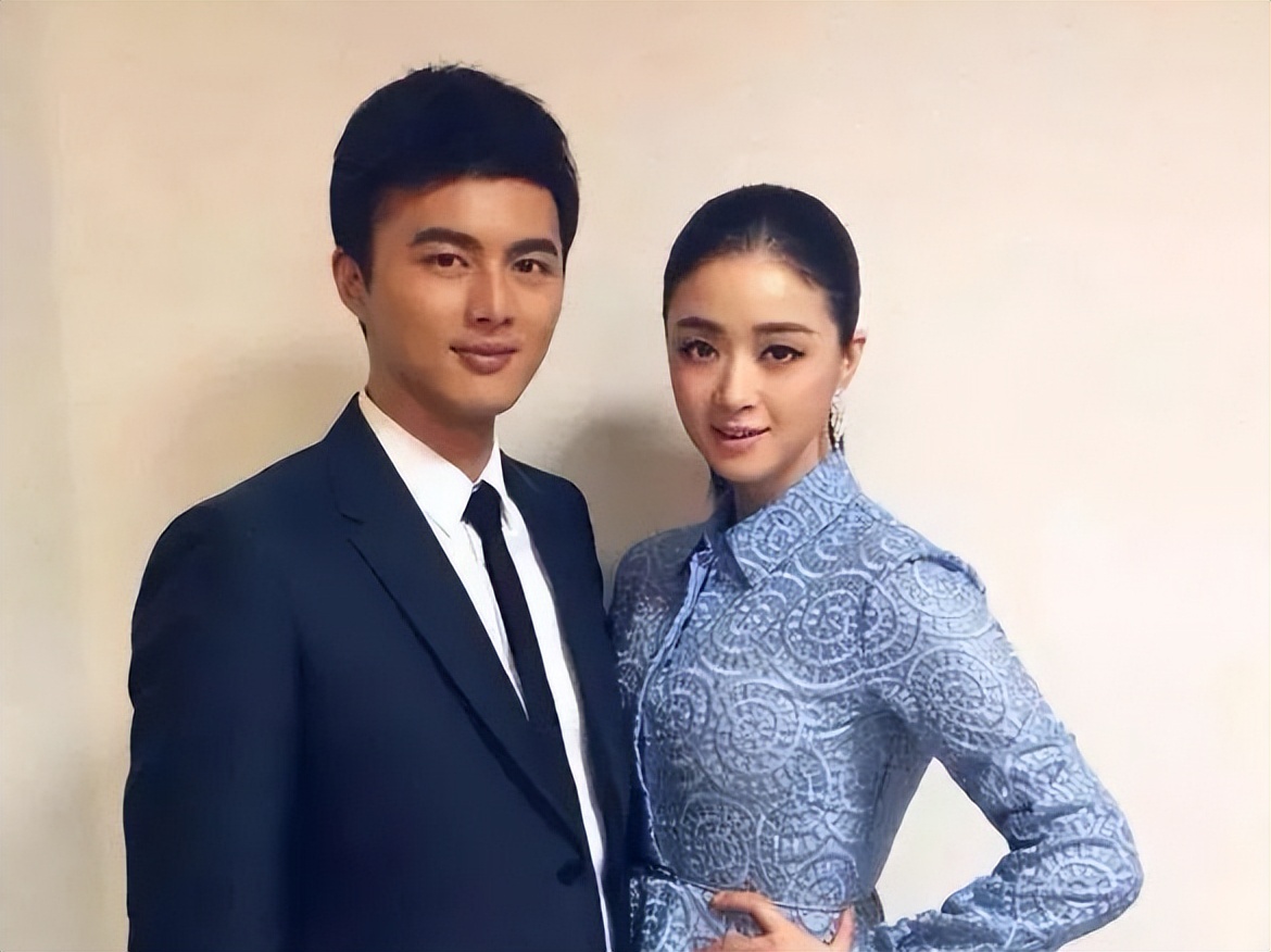 韩红说得没错,"敢怒敢言"的蒋欣,已经走上了另一条大道