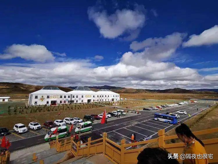 “一眼丁真”的恶搞时代，真能被丁真工作室的律师函终结吗？