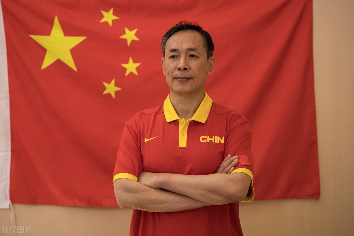 第一批中国篮球名人堂10人名单，偷笑门主角能进名人堂吗？