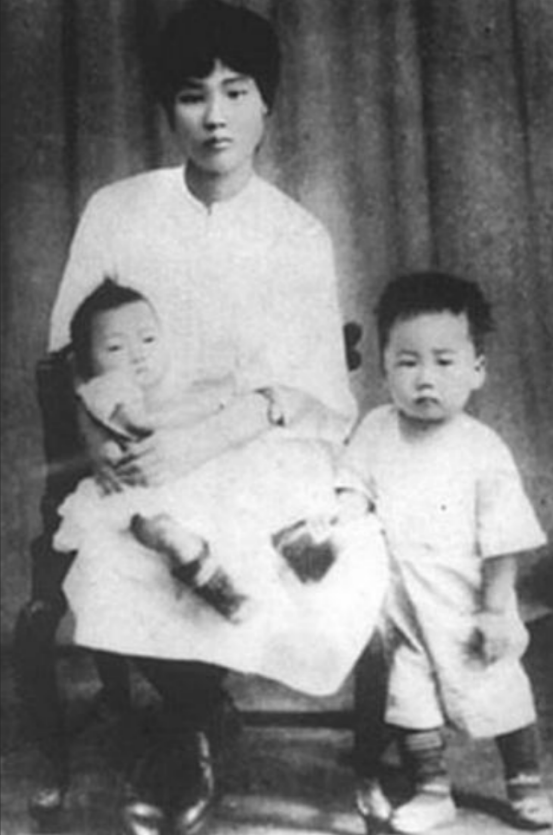 1962年，刘思齐和杨茂之举行婚礼，毛主席亲送300元钱作为贺礼