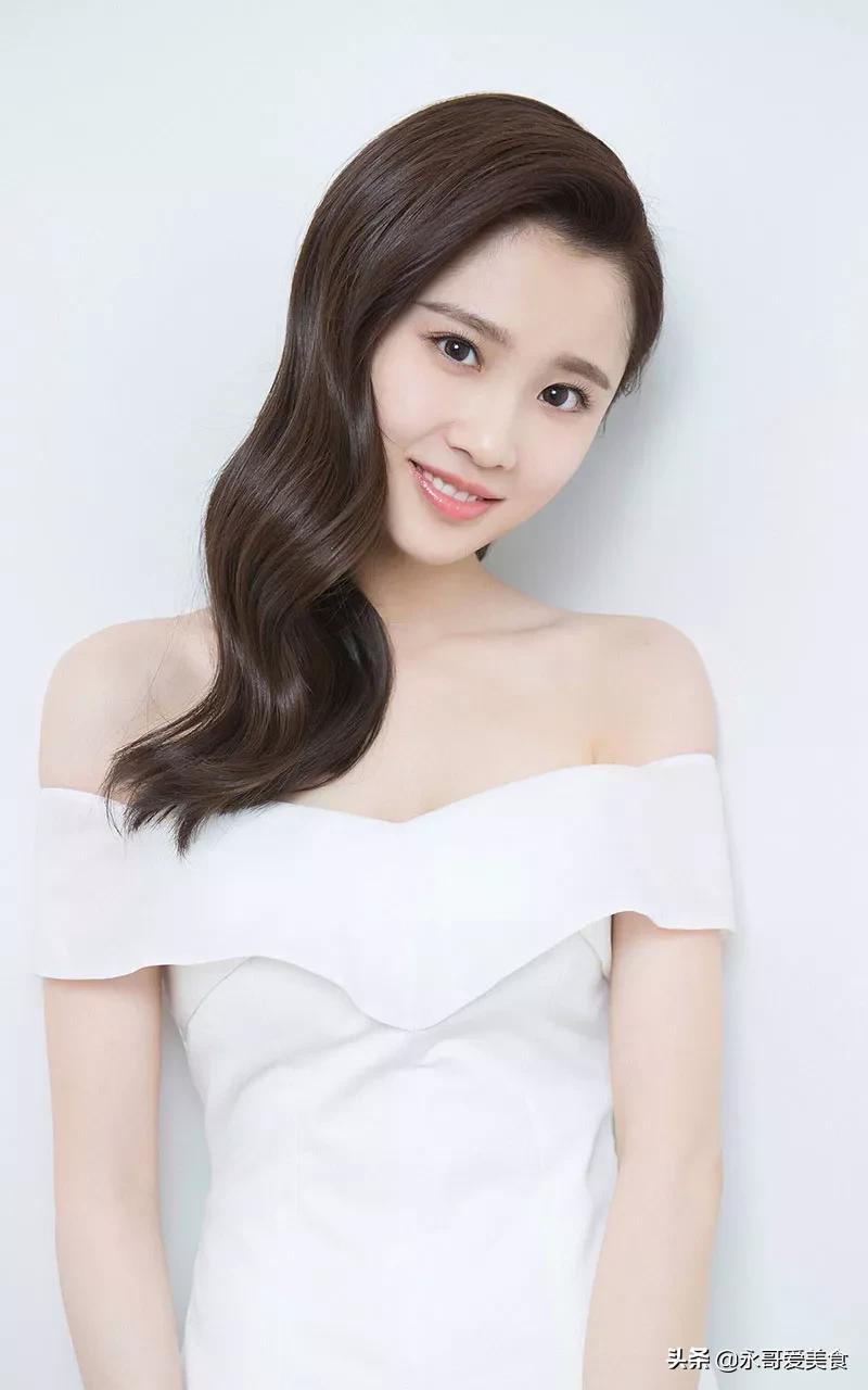 张慧雯，北舞美女演员，清新脱俗，靓丽迷人