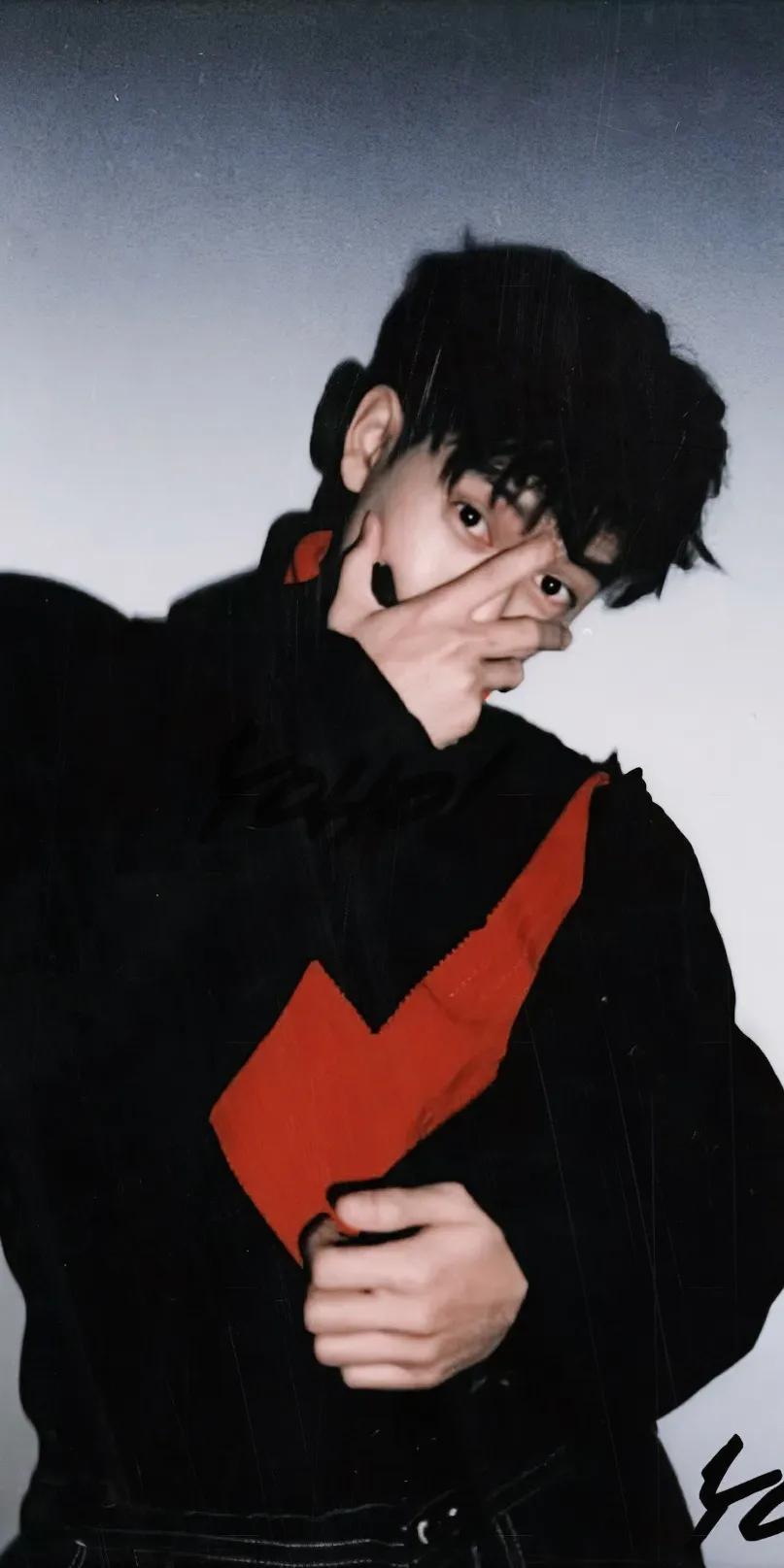 李现 演员 明星 帅哥 腹肌 竖屏壁纸