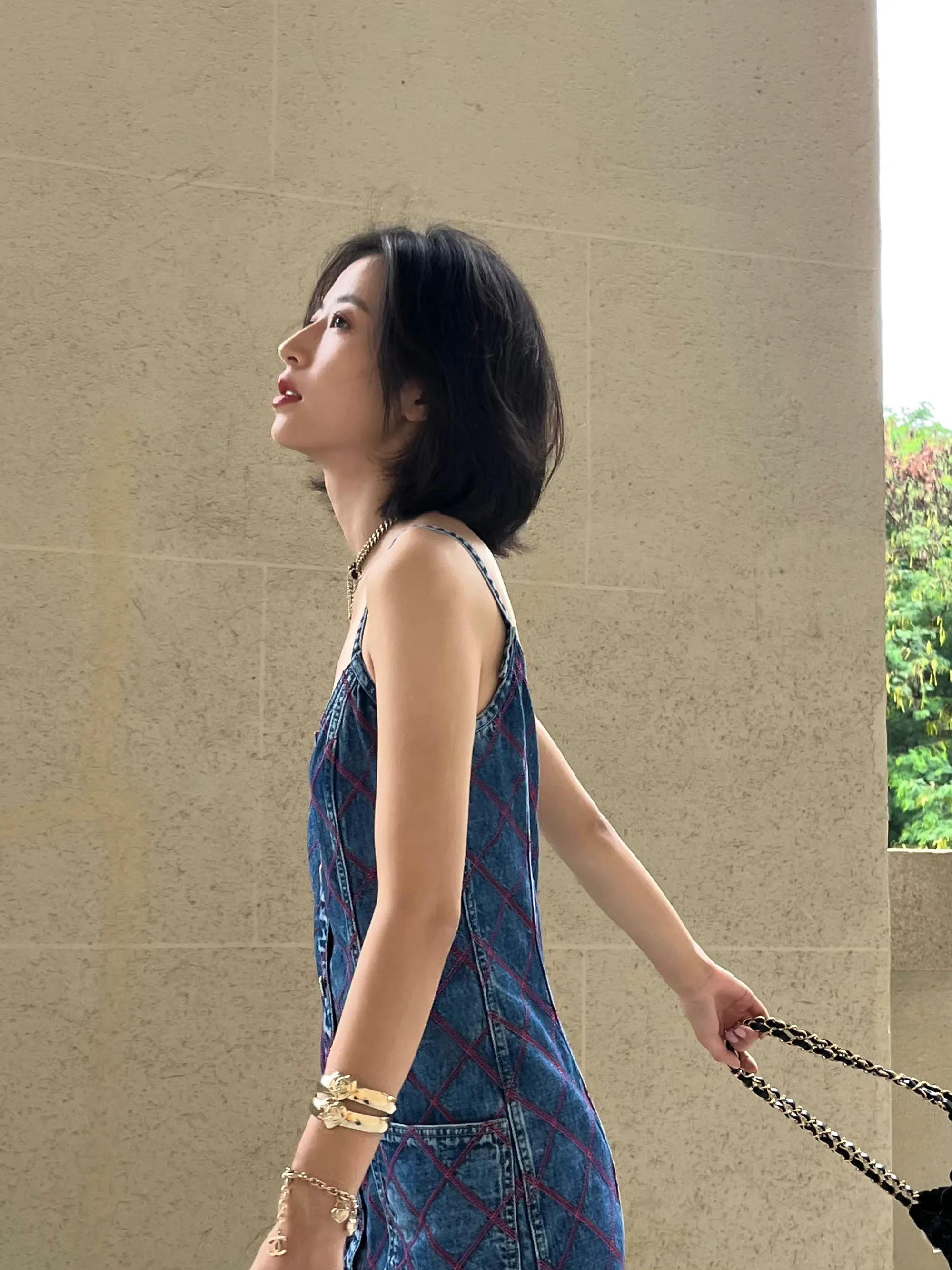 周雨彤牛仔吊带裙