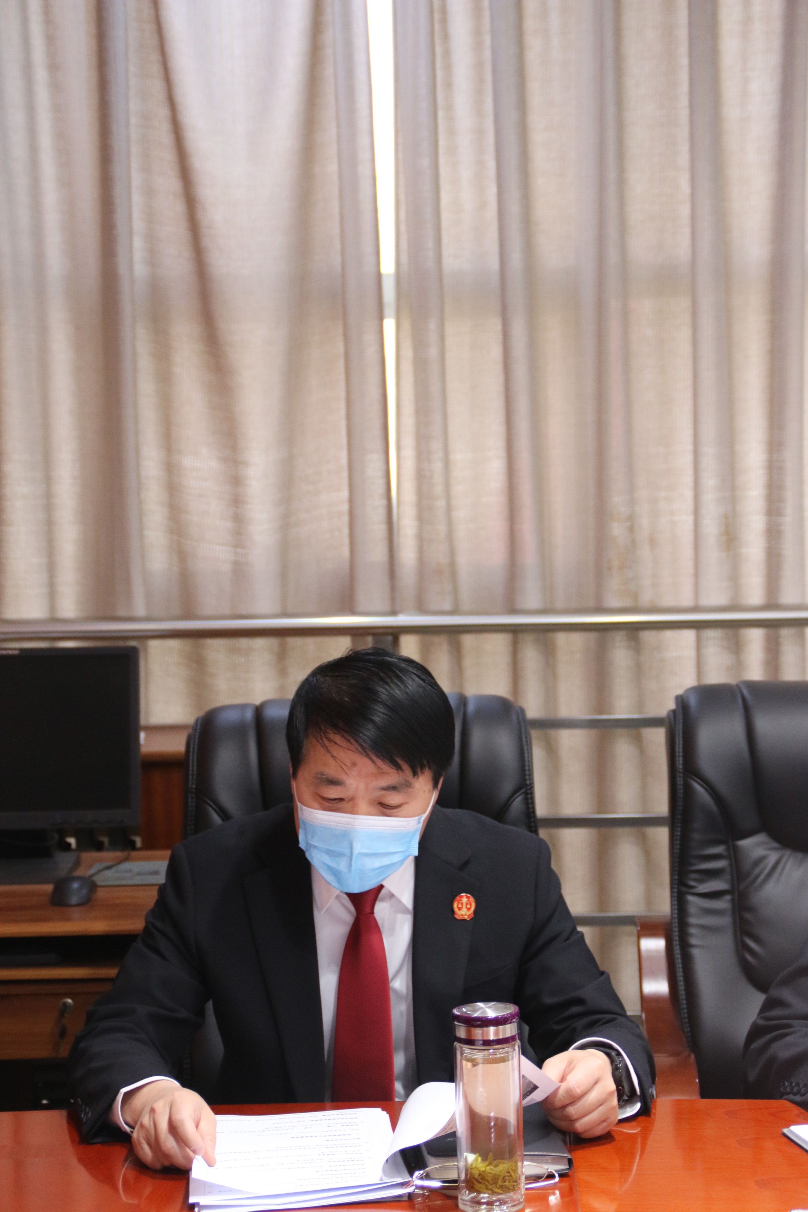 三原法院召开党组中心组理论学习扩大会